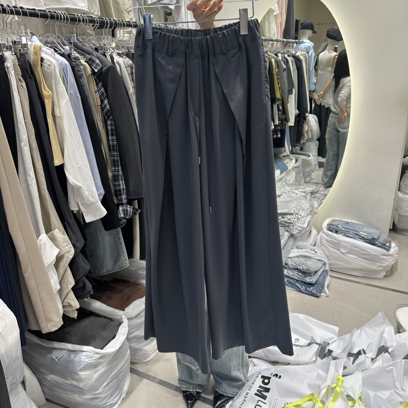 AT THE END韓國東大門直郵女裝新款熱賣26春夏休閑褲褶裥AT THE END休閑褲圖色4墨色