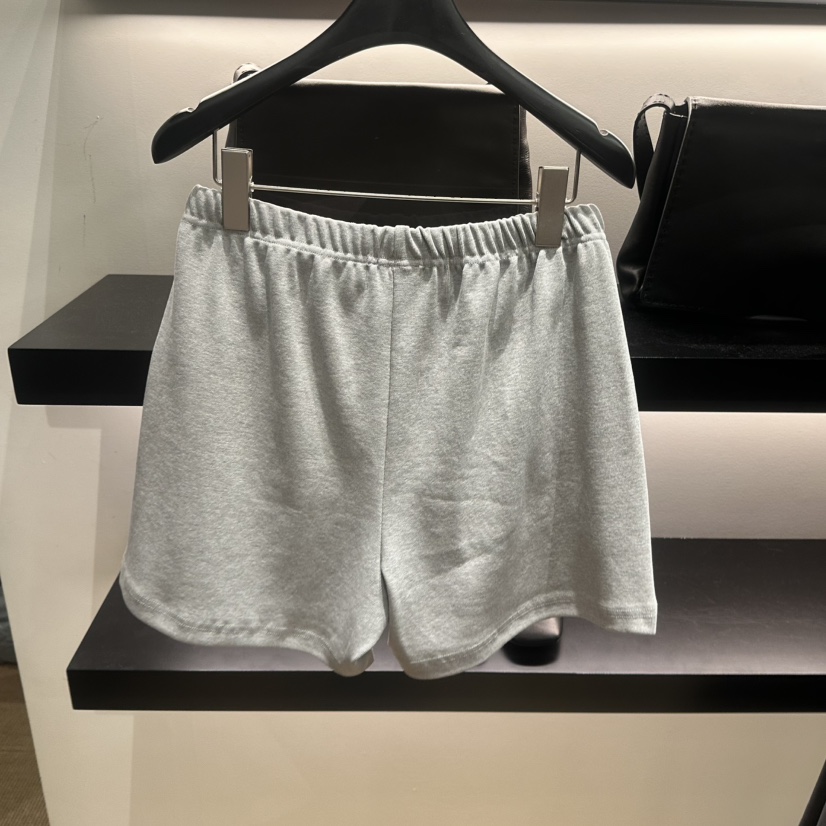 FEBRUARY 11韓國直郵實拍女裝新品人氣26春夏休閑熱賣短褲FEBRUARY 11短褲