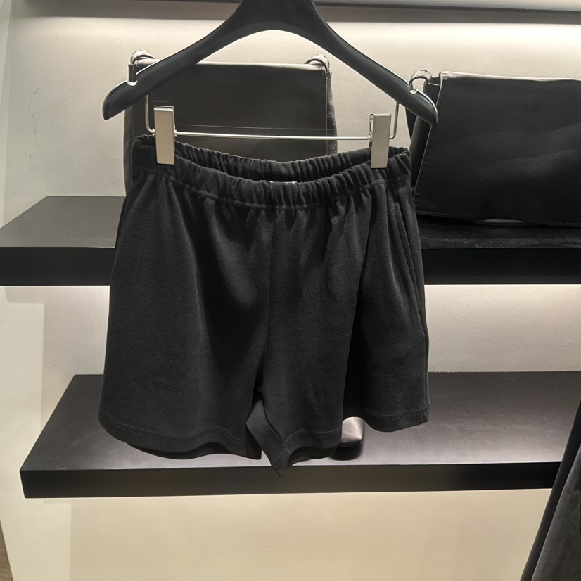 FEBRUARY 11韓國直郵實拍女裝新品人氣26春夏休閑熱賣短褲FEBRUARY 11短褲圖色2