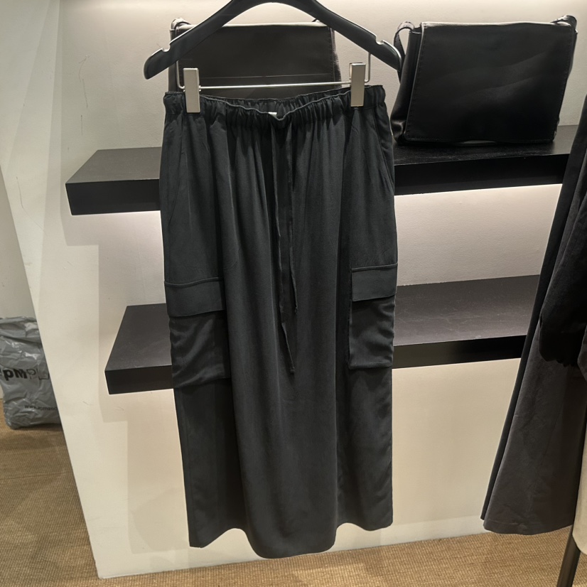 FEBRUARY 11韓國直郵實拍女士新款人氣26春夏熱賣職業長裙FEBRUARY 11長裙圖色2黑色