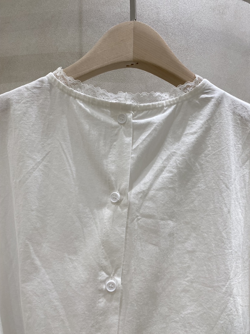 WHO IS SHE韓國東大門代購女士新款26春夏推薦襯衫蕾絲衫WHO IS SHE襯衫/蕾絲衫