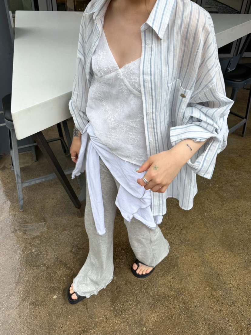 GLITTER韓國直郵實拍女裝新品熱賣時尚推薦人氣襯衫蕾絲衫GLITTER襯衫/蕾絲衫