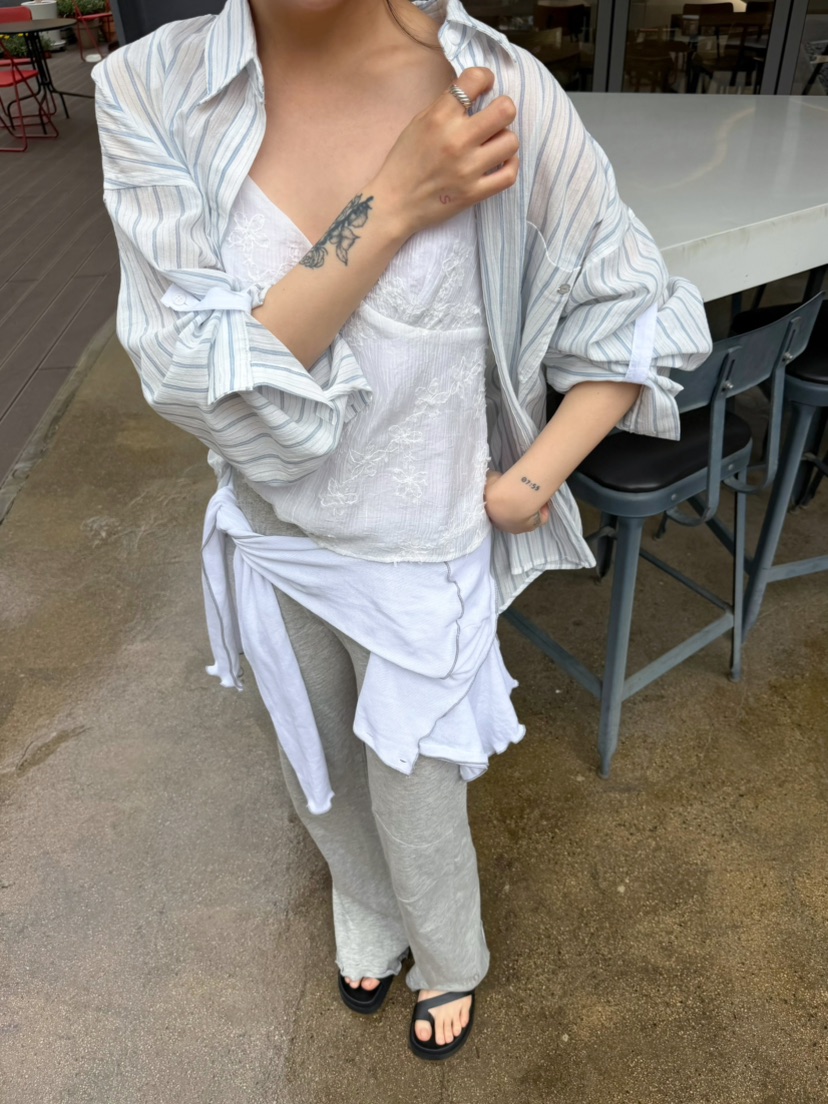 GLITTER韓國直郵實拍女裝新品熱賣時尚推薦人氣襯衫蕾絲衫GLITTER襯衫/蕾絲衫