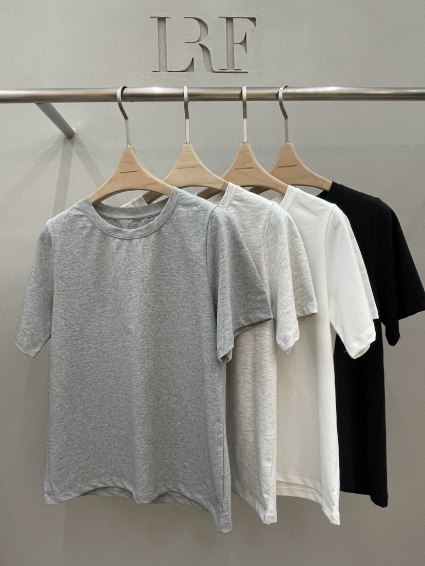 PLUS HONG-P韓國代購女士新品推薦熱賣職業真品時尚T恤LORA FAMILY/PLUS HONGT恤