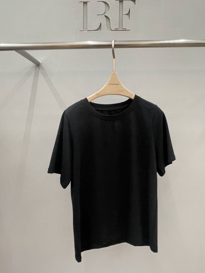 PLUS HONG-P韓國代購女士新品推薦熱賣職業真品時尚T恤LORA FAMILY/PLUS HONGT恤圖色2