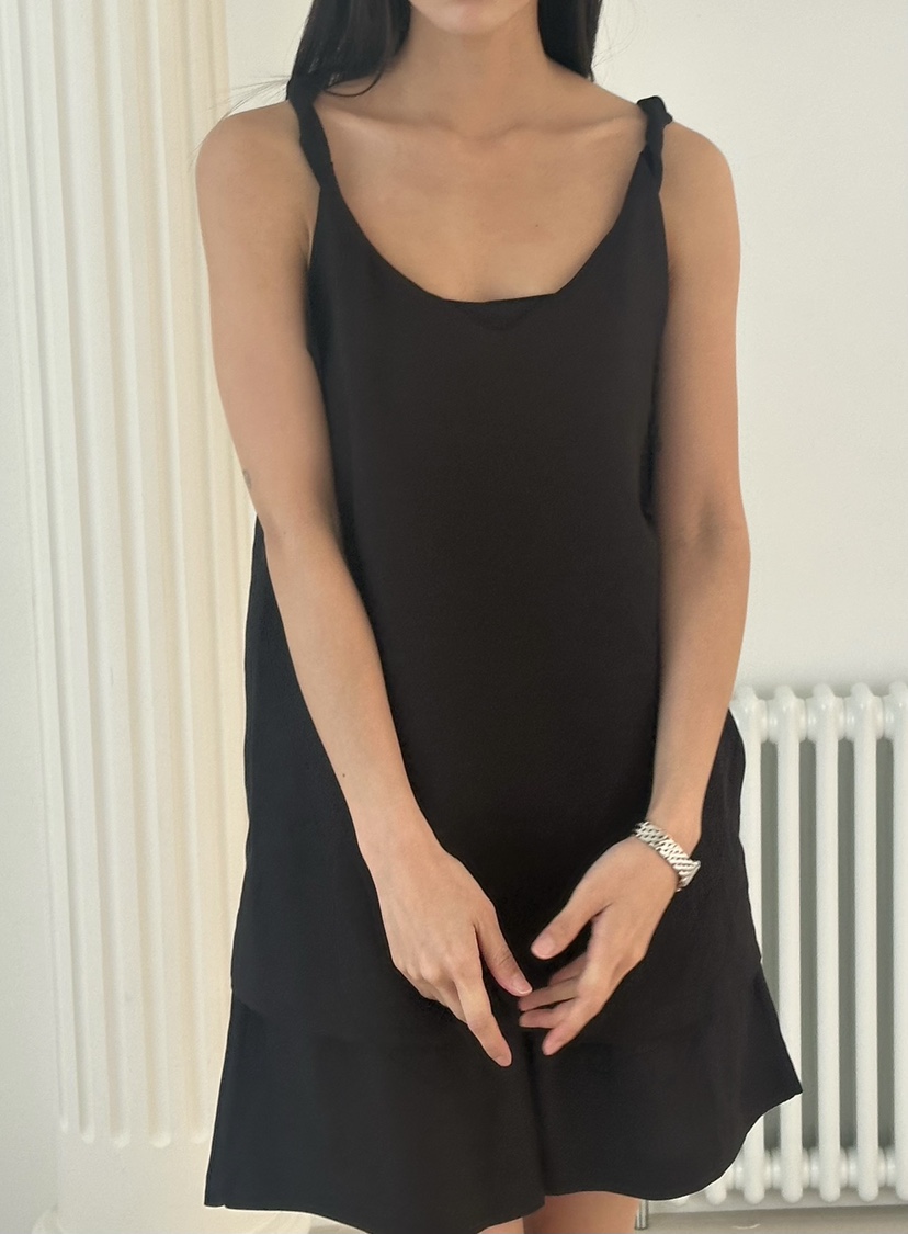 LE VASE韓國東大門直郵女士新品推薦時尚26春夏吊帶背心LE VASE吊帶/背心