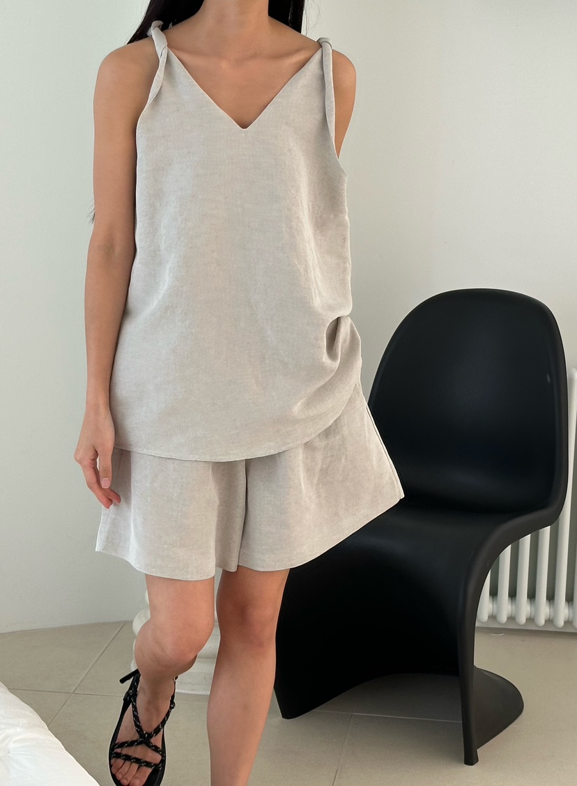 LE VASE韓國東大門直郵女士新品推薦時尚26春夏吊帶背心LE VASE吊帶/背心