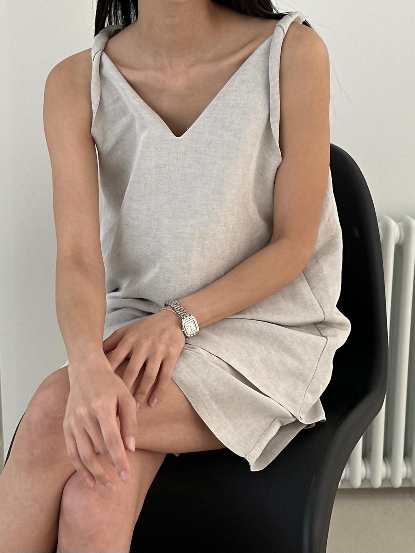 LE VASE韓國東大門直郵女士新品推薦時尚26春夏吊帶背心LE VASE吊帶/背心