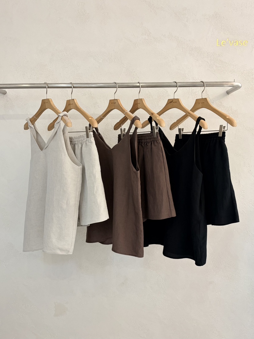 LE VASE韓國東大門直郵女士新品推薦時尚26春夏吊帶背心LE VASE吊帶/背心