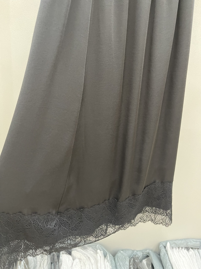 PLUS HONG-P韓國直郵實拍女裝新款人氣時尚26春夏長裙蕾絲LORA FAMILY/PLUS HONG長裙