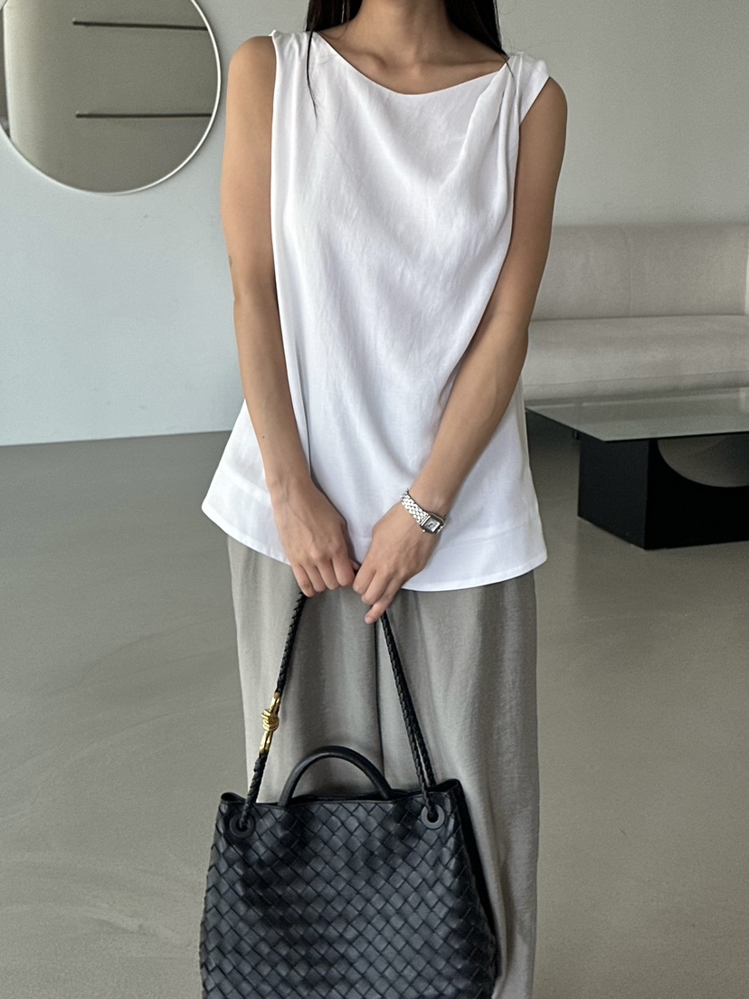 LE VASE韓國直郵女士新品職業推薦時尚人氣26春夏吊帶背心LE VASE吊帶/背心