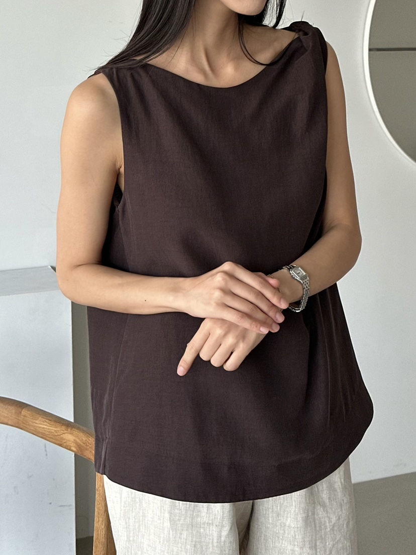 LE VASE韓國直郵女士新品職業推薦時尚人氣26春夏吊帶背心LE VASE吊帶/背心