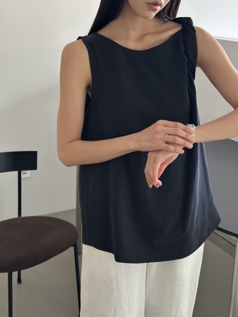 LE VASE韓國直郵女士新品職業推薦時尚人氣26春夏吊帶背心LE VASE吊帶/背心