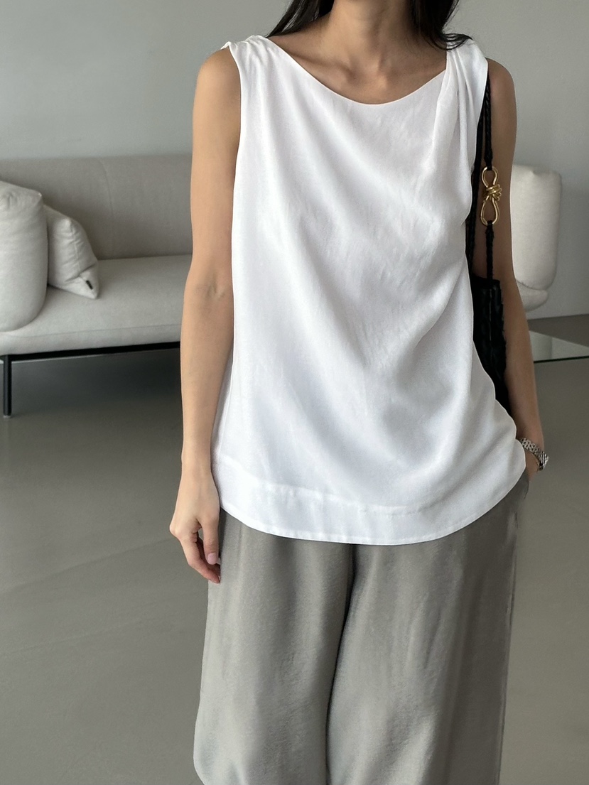 LE VASE韓國直郵女士新品職業推薦時尚人氣26春夏吊帶背心LE VASE吊帶/背心圖色1