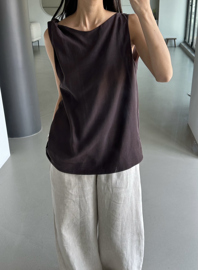 LE VASE韓國直郵女士新品職業推薦時尚人氣26春夏吊帶背心LE VASE吊帶/背心圖色2