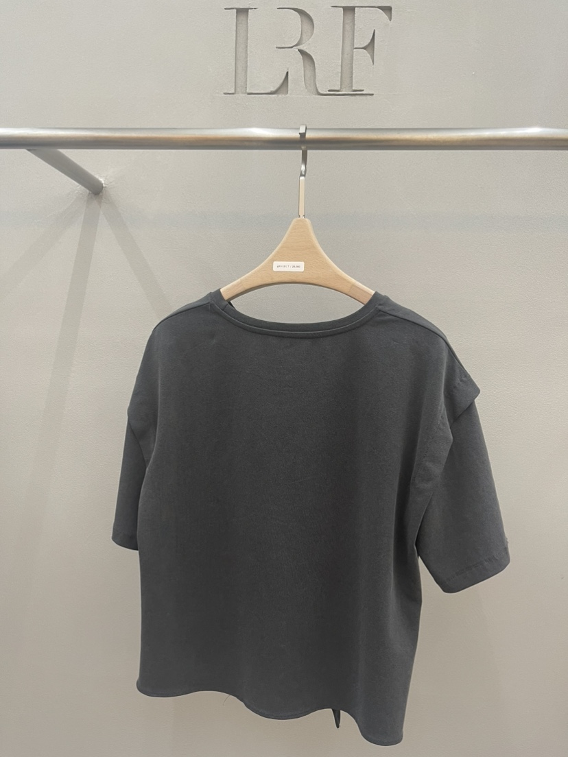 PLUS HONG-P韓國直郵實拍女裝新款人氣推薦熱賣職業T恤LORA FAMILY/PLUS HONGT恤