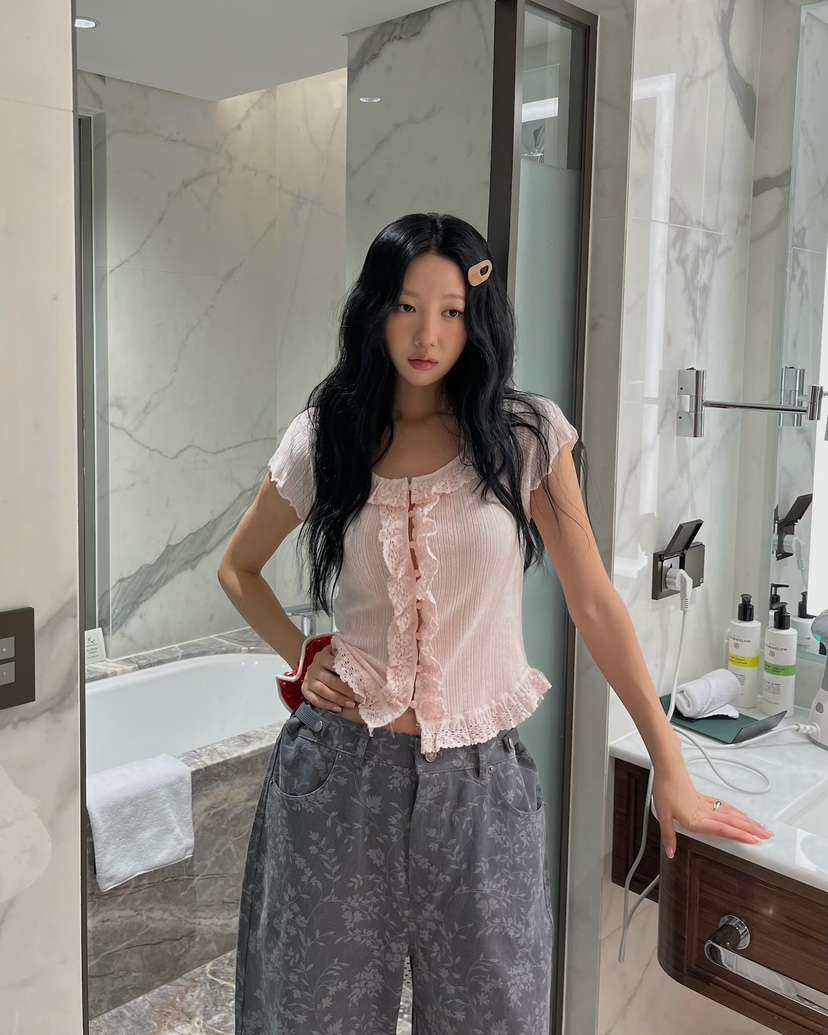 LOVE PULL韓國代購女裝新品熱賣職業推薦26春夏T恤提花鏤空LOVE PULLT恤