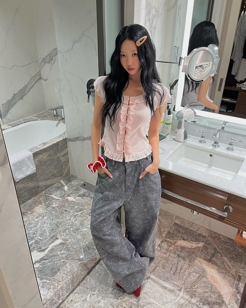 LOVE PULL韓國代購女裝新品熱賣職業推薦26春夏T恤提花鏤空LOVE PULLT恤