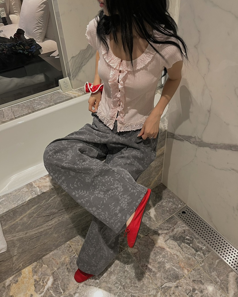 LOVE PULL韓國代購女裝新品熱賣職業推薦26春夏T恤提花鏤空LOVE PULLT恤