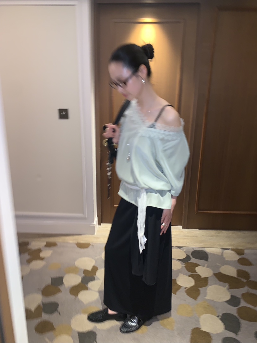 LOFN韓國東大門直郵女裝新款人氣休閑時尚職業襯衫蕾絲衫LOFN襯衫/蕾絲衫