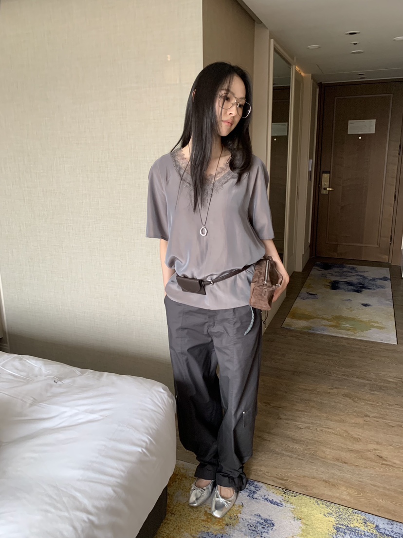 LOFN韓國東大門直郵女裝新款人氣休閑時尚職業襯衫蕾絲衫LOFN襯衫/蕾絲衫