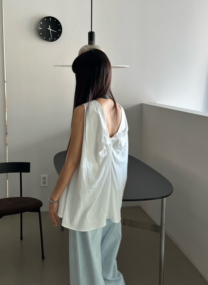 LE VASE東大門實拍女裝新品熱賣真品時尚推薦職業吊帶背心LE VASE吊帶/背心