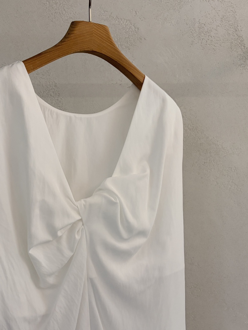 LE VASE東大門實拍女裝新品熱賣真品時尚推薦職業吊帶背心LE VASE吊帶/背心