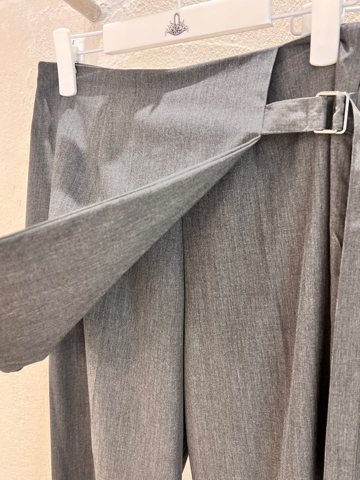 MILUI韓國直郵女裝新款時尚休閑熱賣人氣職業26春夏推薦裙褲MILUI裙褲