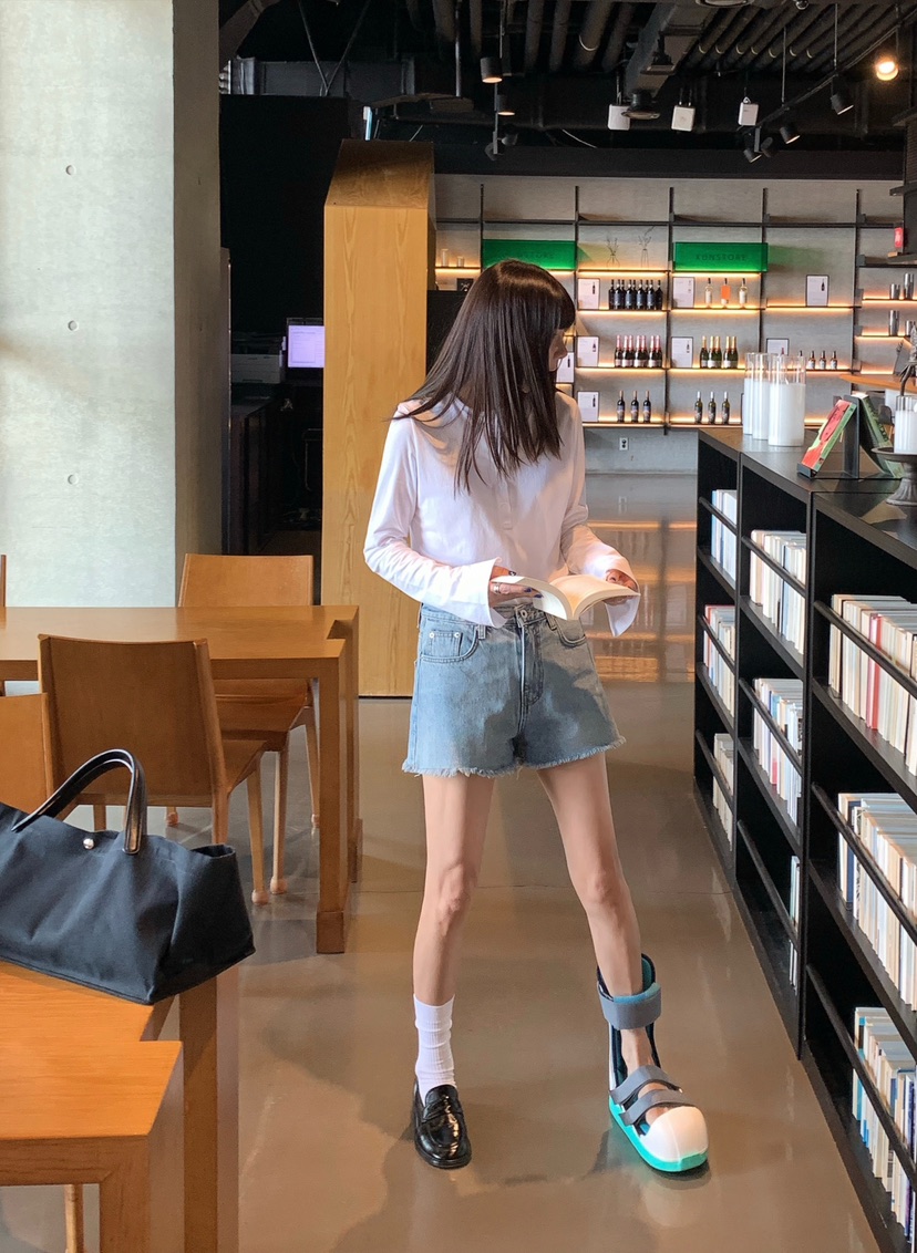 COURGETTE韓國東大門直郵女士新品推薦人氣休閑長袖T恤紐扣COURGETTE長袖T恤