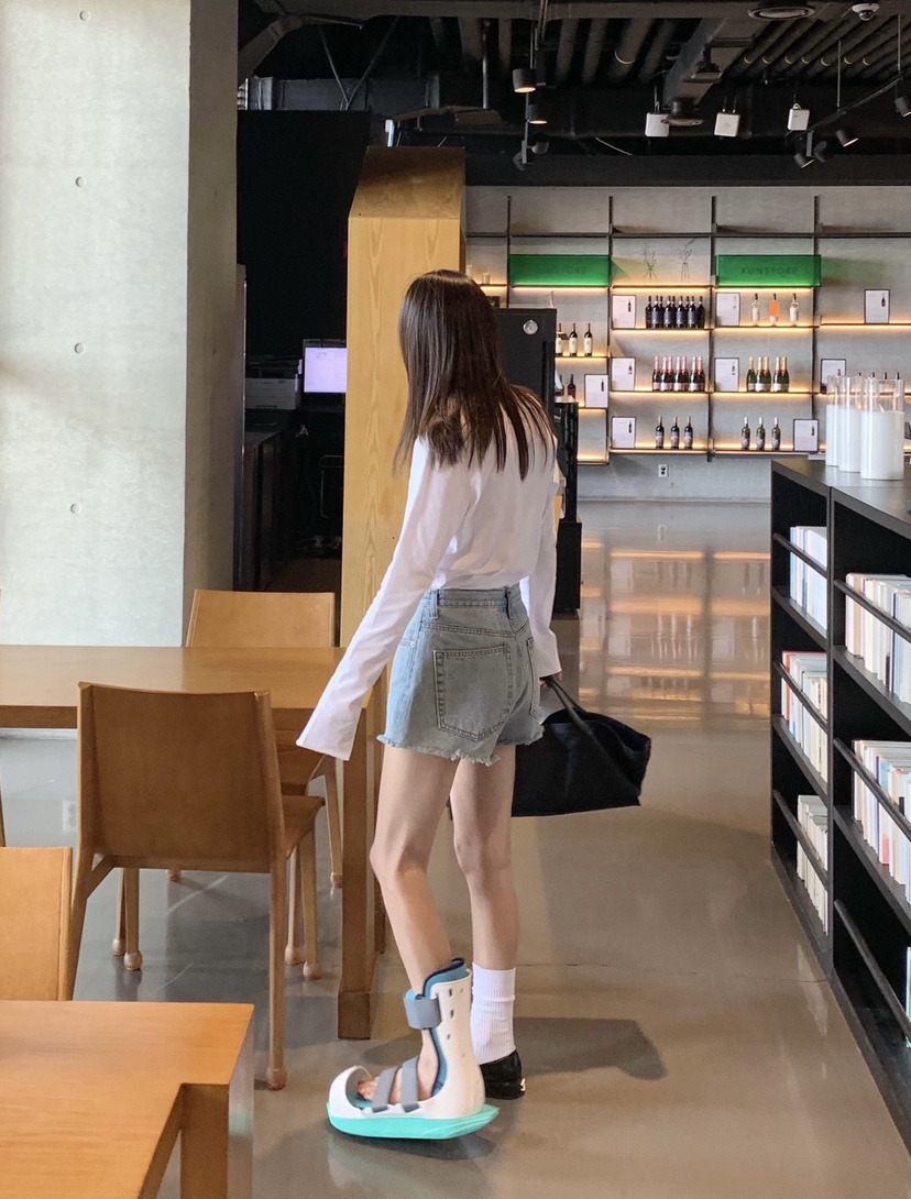 COURGETTE韓國東大門直郵女士新品推薦人氣休閑長袖T恤紐扣COURGETTE長袖T恤