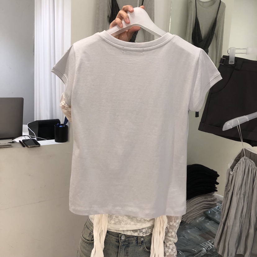 AUBE韓國東大門直郵女裝新款26春夏職業休閑推薦人氣T恤V領AUBET恤