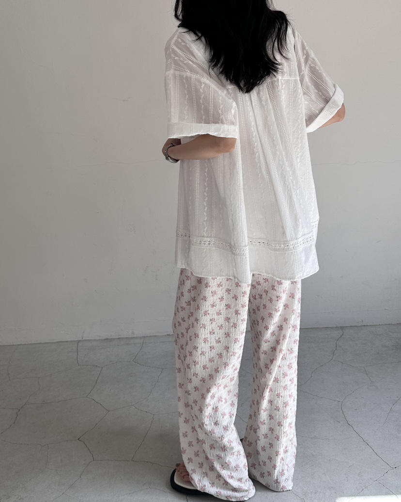 HOWDY/FACT THE NERD東大門代購女裝新款人氣襯衫蕾絲衫HOWDY/FACT THE NERD襯衫/蕾絲衫