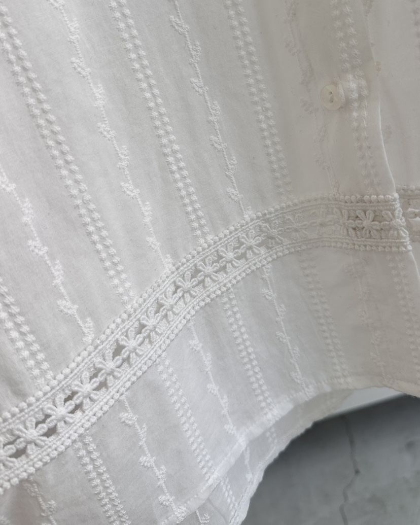 HOWDY/FACT THE NERD東大門代購女裝新款人氣襯衫蕾絲衫HOWDY/FACT THE NERD襯衫/蕾絲衫