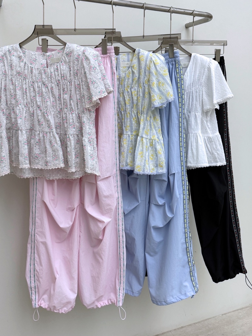 AB東大門直郵女裝新款人氣推薦熱賣時尚休閑襯衫蕾絲衫花朵AB襯衫/蕾絲衫