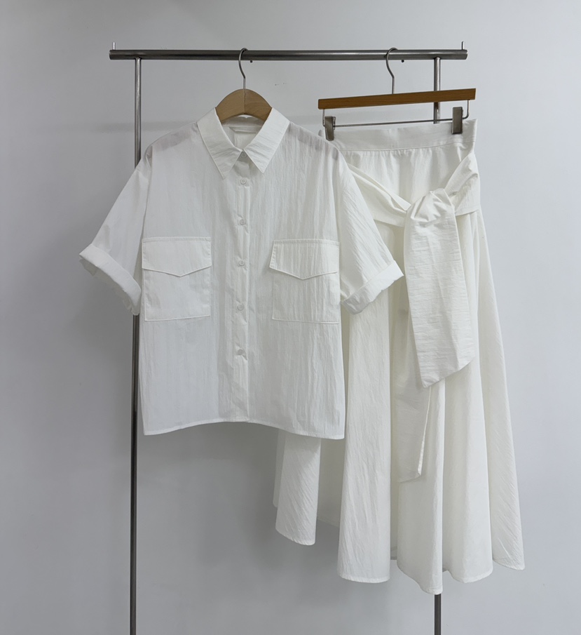 YIKHO STYLE東大門代購女裝新款職業時尚襯衫蕾絲衫羅紋YIKHO STYLE襯衫/蕾絲衫