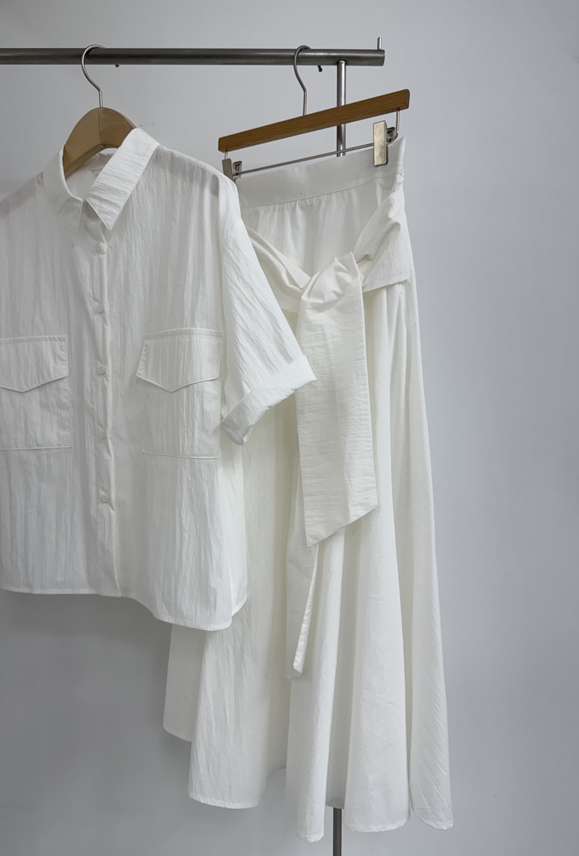 YIKHO STYLE東大門代購女裝新款職業時尚襯衫蕾絲衫羅紋YIKHO STYLE襯衫/蕾絲衫