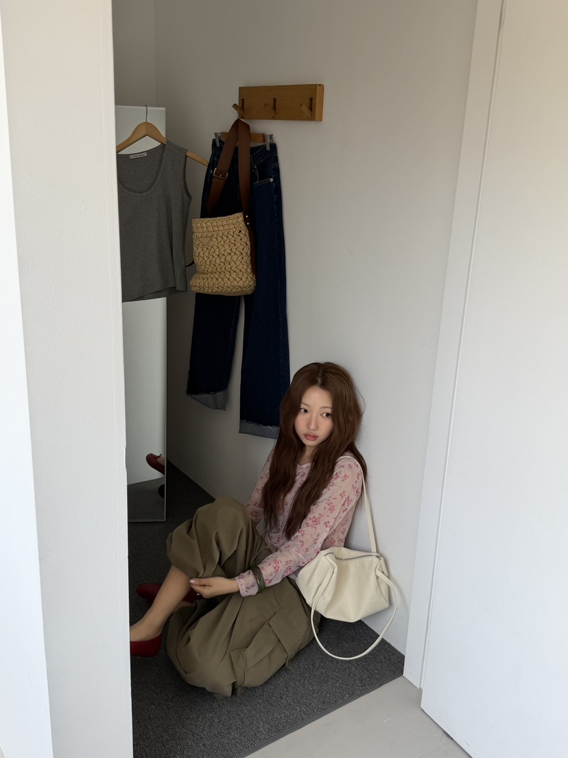 SUNDER MARKET韓國代購女士新品休閑職業推薦長袖T恤花朵SUNDER MARKET長袖T恤