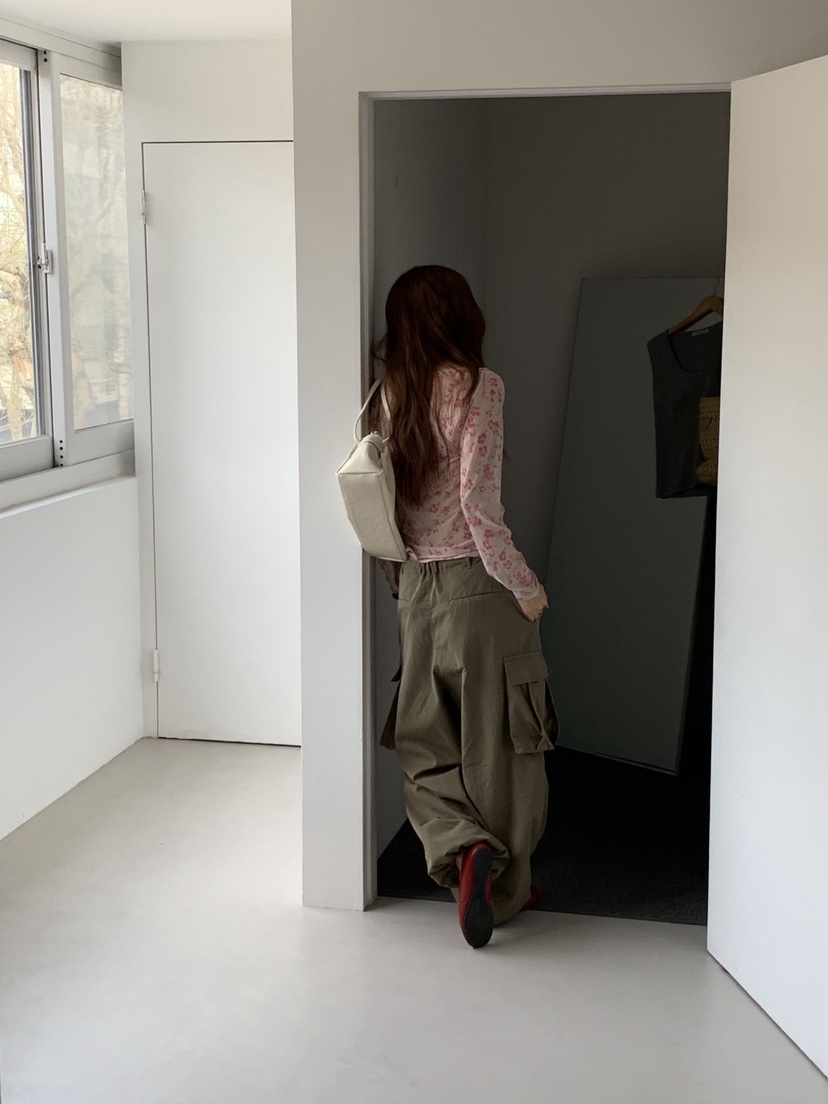 SUNDER MARKET韓國代購女士新品休閑職業推薦長袖T恤花朵SUNDER MARKET長袖T恤