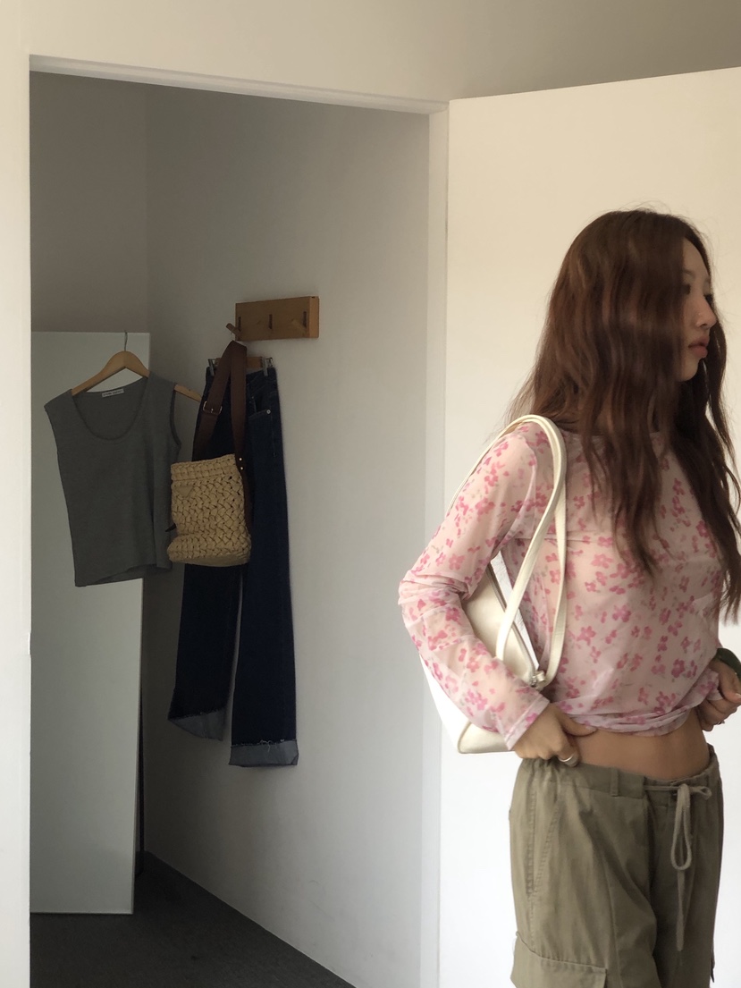 SUNDER MARKET韓國代購女士新品休閑職業推薦長袖T恤花朵SUNDER MARKET長袖T恤