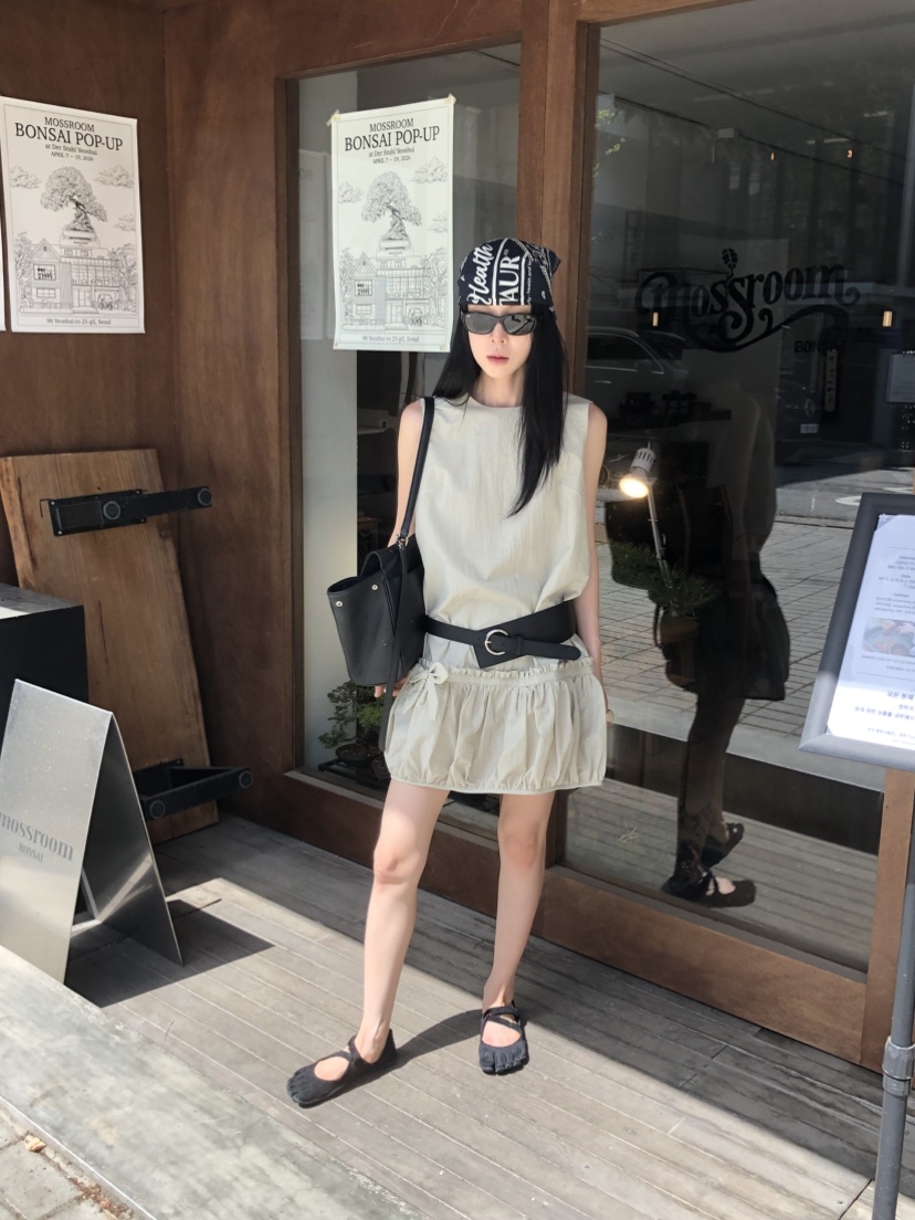 OVER RICH韓國東大門直郵女士新款26春夏時尚熱賣連衣裙緞OVER RICH連衣裙