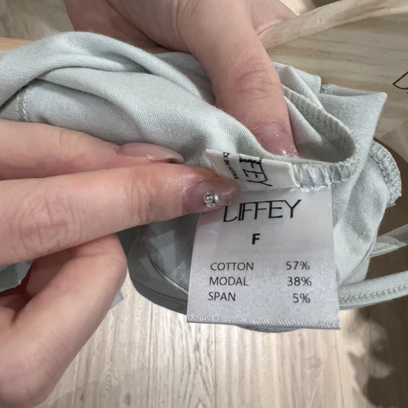 LIFFEY韓國東大門代購女裝新品推薦休閑人氣吊帶背心奶油色LIFFEY吊帶/背心