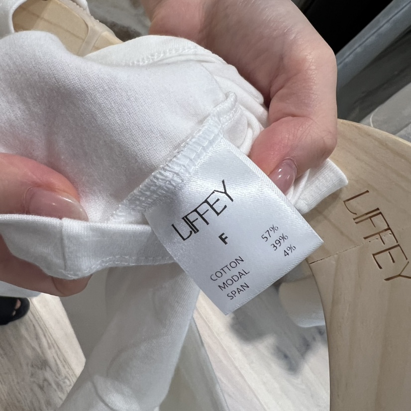 LIFFEY韓國東大門直郵女士新品休閑熱賣26春夏推薦T恤V領LIFFEYT恤