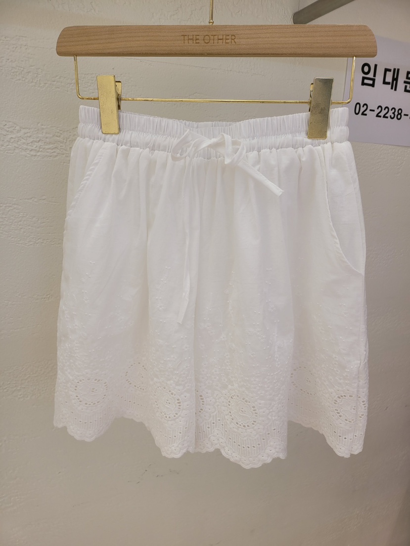 THE OTHER韓國代購女士新品推薦時尚人氣熱賣職業短褲刺繡THE OTHER短褲圖色1