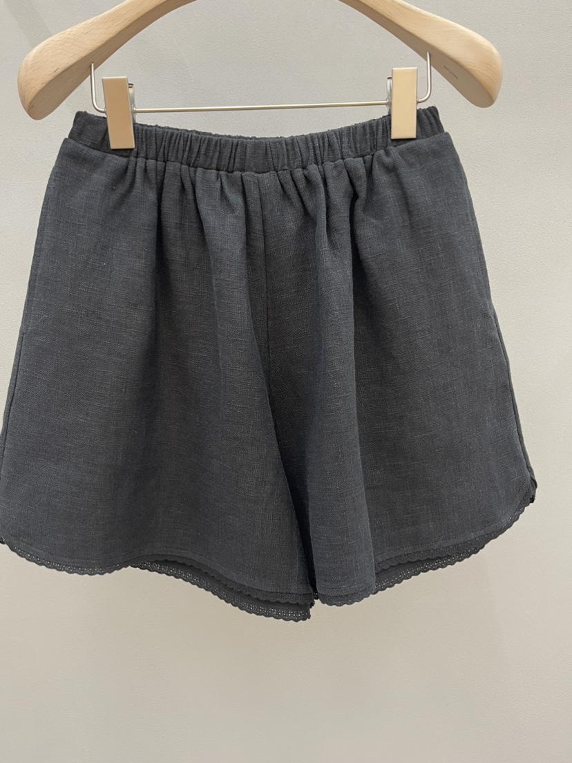 PLUS HONG-P韓國東大門直郵女裝新品推薦時尚短褲蕾絲亞麻LORA FAMILY/PLUS HONG短褲