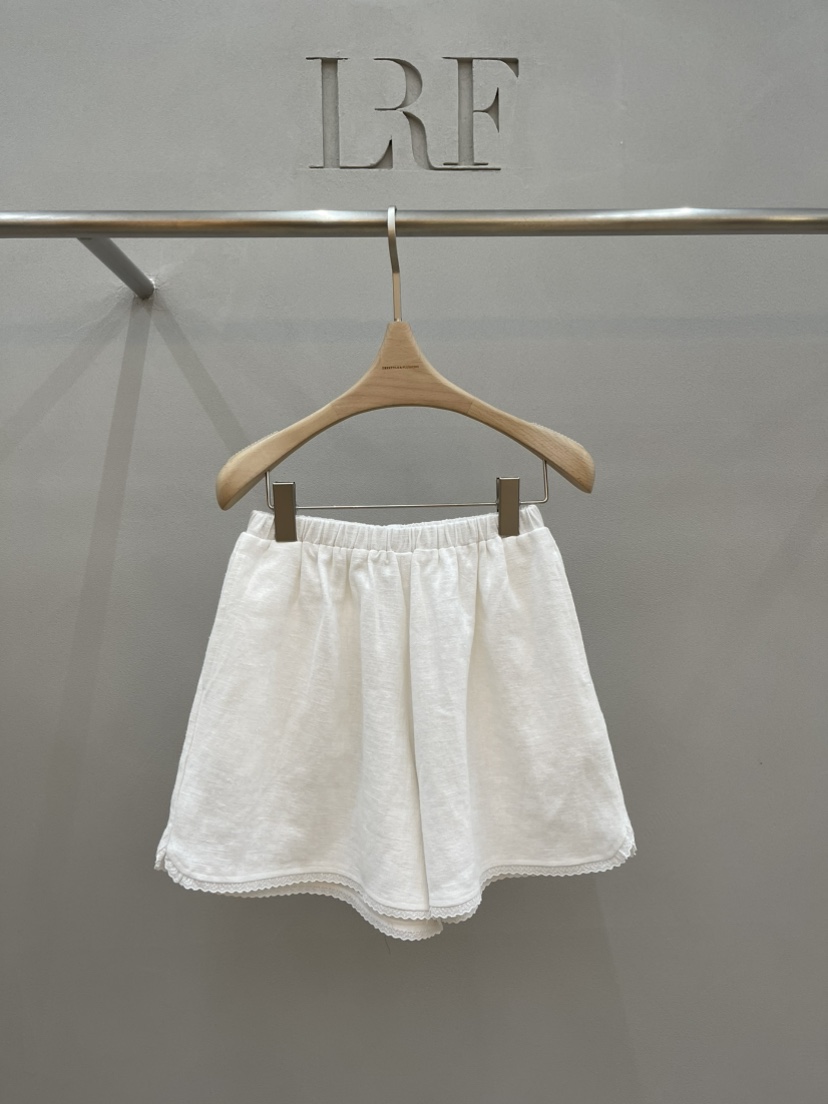 PLUS HONG-P韓國東大門直郵女裝新品推薦時尚短褲蕾絲亞麻LORA FAMILY/PLUS HONG短褲圖色1