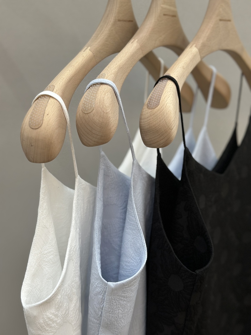 PLUS HONG-P韓國直郵女士新款人氣休閑職業吊帶背心花朵LORA FAMILY/PLUS HONG吊帶/背心