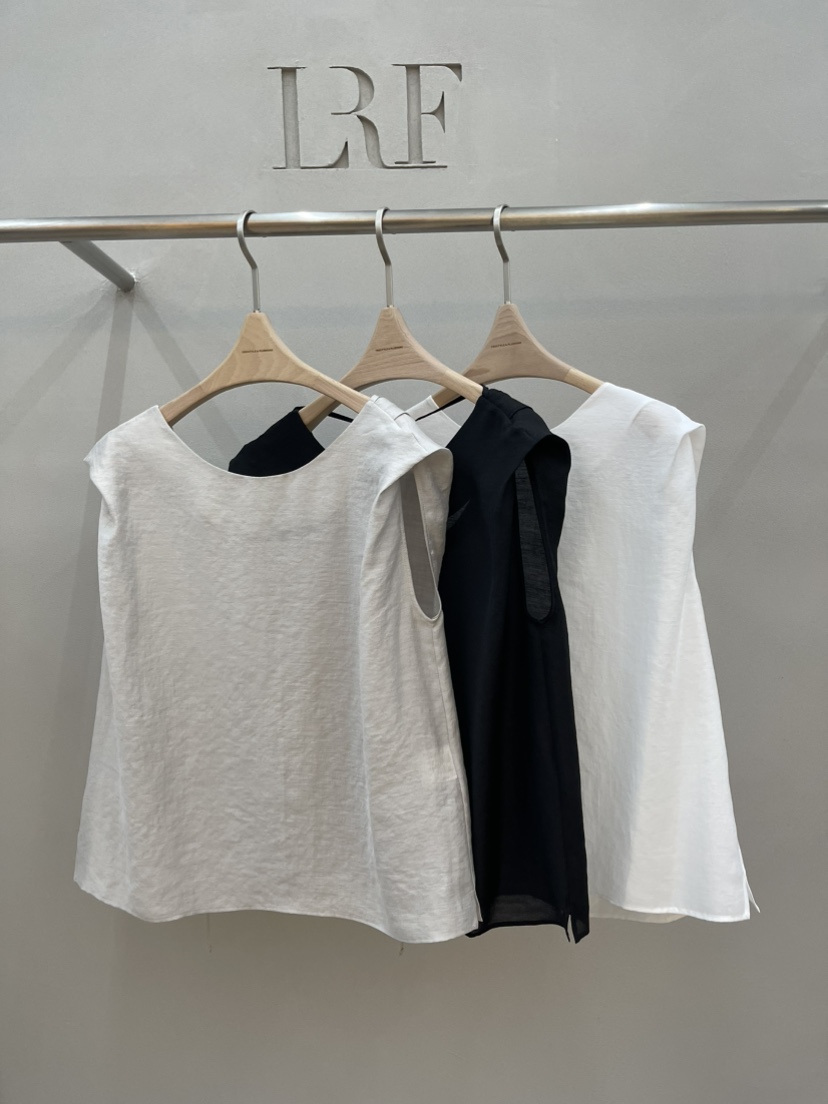 PLUS HONG-P韓國直郵實拍女士新款時尚推薦熱賣襯衫蕾絲衫LORA FAMILY/PLUS HONG襯衫/蕾絲衫