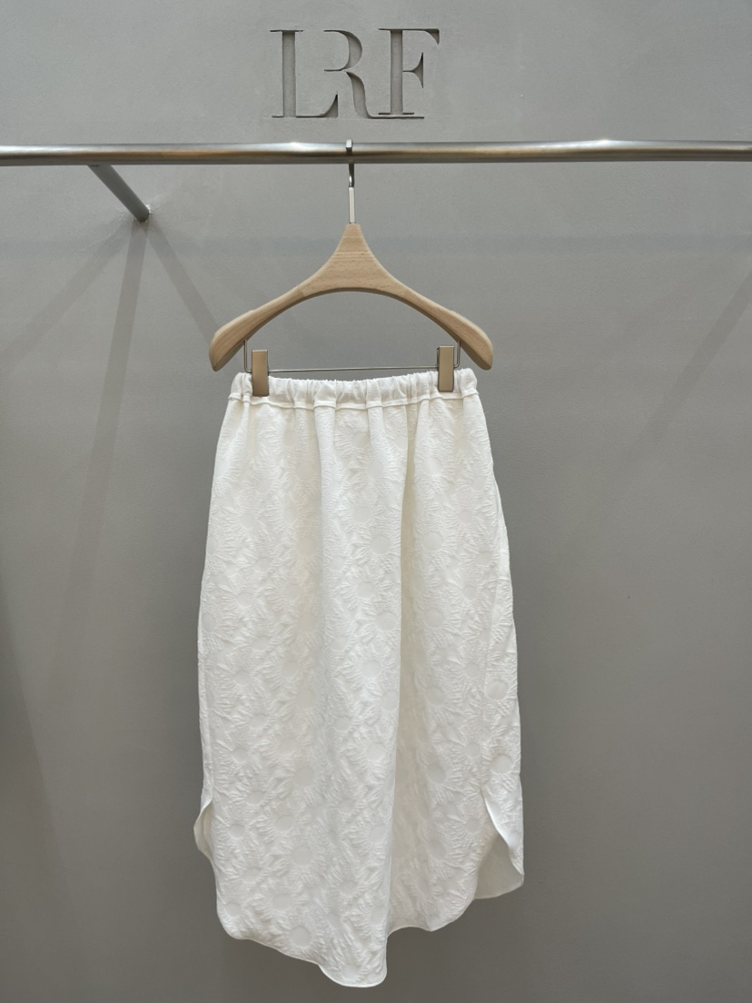 PLUS HONG-P韓國東大門直郵女裝新款推薦人氣半身裙中短裙LORA FAMILY/PLUS HONG半身裙/中短裙