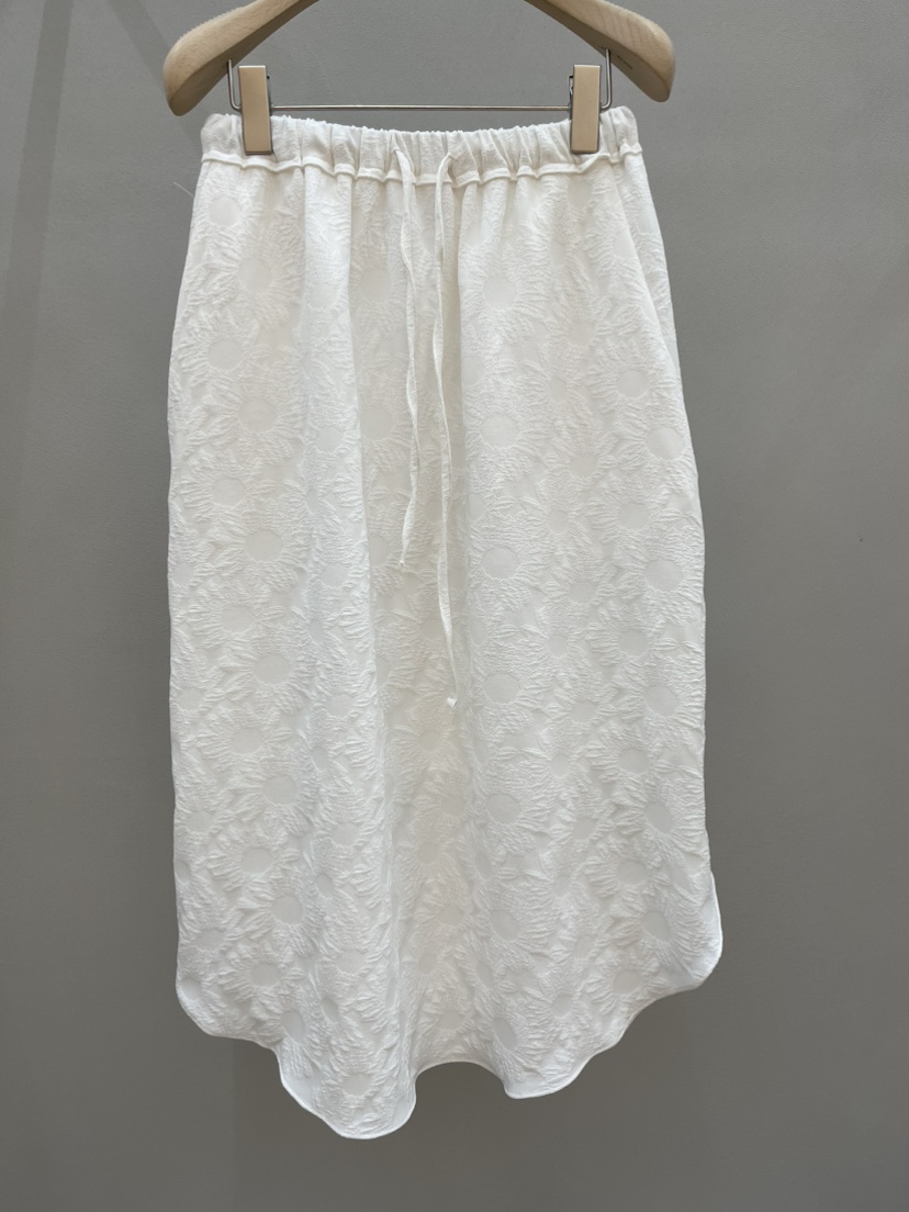 PLUS HONG-P韓國東大門直郵女裝新款推薦人氣半身裙中短裙LORA FAMILY/PLUS HONG半身裙/中短裙