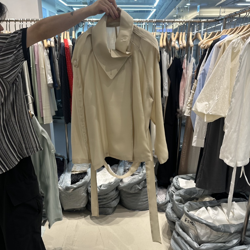 HONG.U韓國直郵女士新款熱賣26春夏襯衫蕾絲衫含腰帶短款絲質HONG.U襯衫/蕾絲衫圖色2